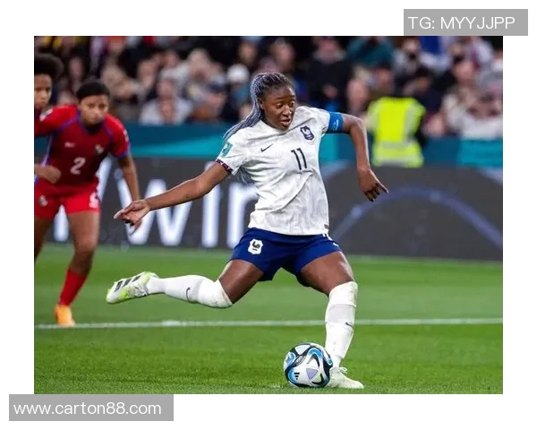 巴拿马足球明星辫子造型引领时尚潮流展现个人风格与魅力